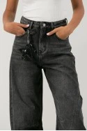 Jean balloon fit με ξέφτια και charms ανθρακί
