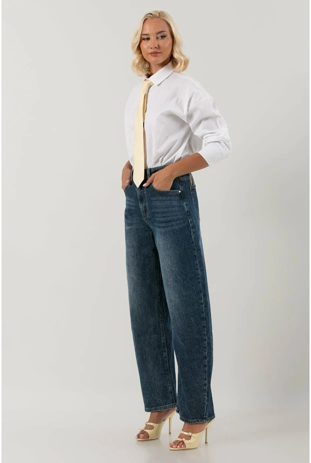 Jean balloon fit με patch base jeans στην πίσω όψη μπλε σκούρο