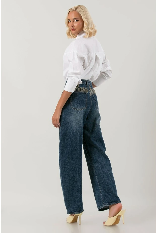 Jean balloon fit με patch base jeans στην πίσω όψη μπλε σκούρο