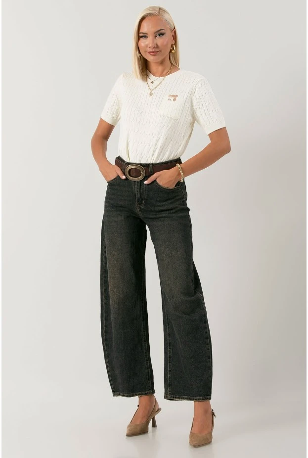 Jean balloon fit με κεντητά σχέδια στις τσέπες πίσω μπλε σκούρο