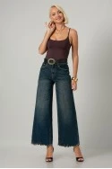 Jean wide leg με κεντητά γράμματα στο τελείωμα και ξέφτια μπλε σκούρο