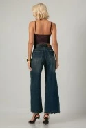 Jean wide leg με κεντητά γράμματα στο τελείωμα και ξέφτια μπλε σκούρο