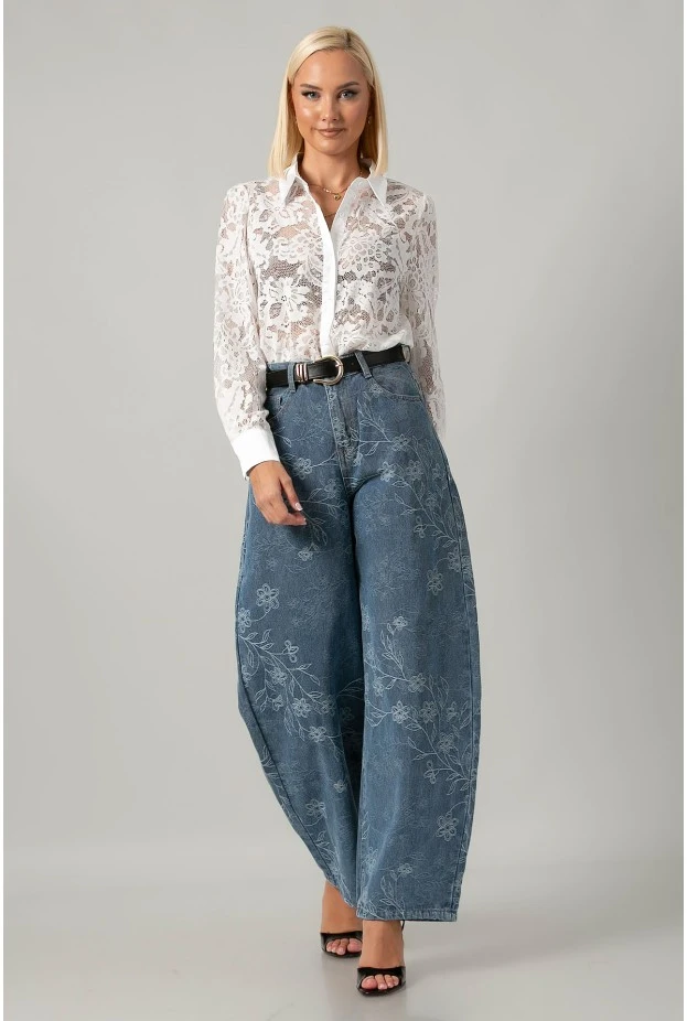 Jean balloon fit με κεντητά λουλούδια μπλε