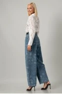 Jean balloon fit με κεντητά λουλούδια μπλε