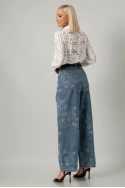 Jean balloon fit με κεντητά λουλούδια μπλε