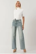 Jean straight leg με στρας και ζωνάκι μπλε ανοιχτό
