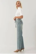 Jean straight leg με στρας και ζωνάκι μπλε ανοιχτό