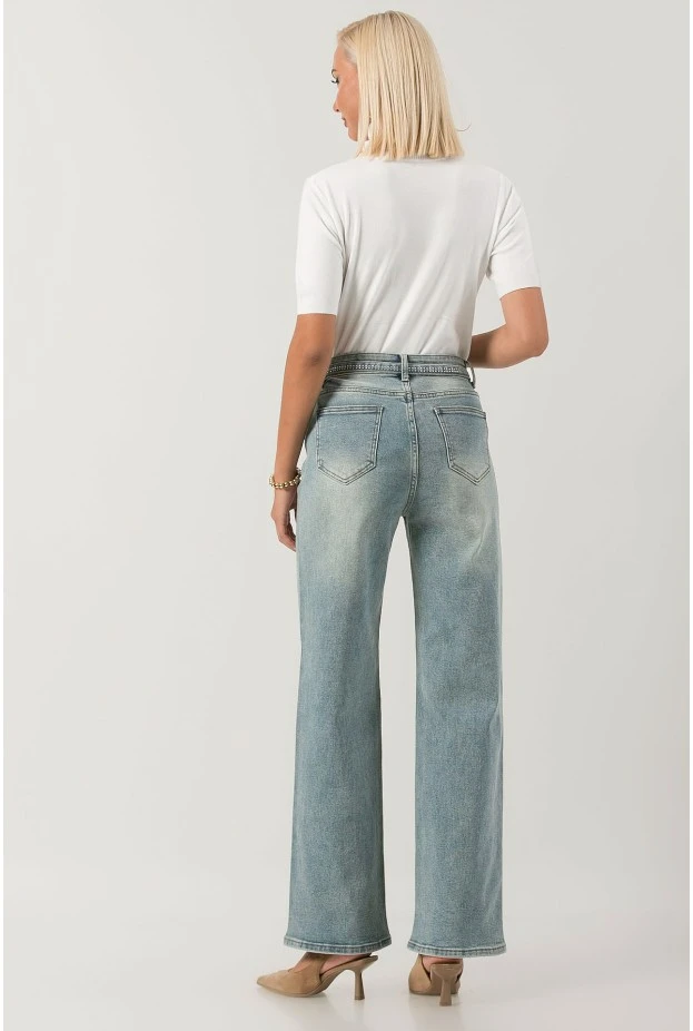 Jean straight leg με στρας και ζωνάκι μπλε ανοιχτό