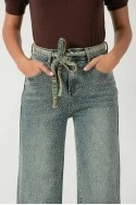 Jean straight leg με στρας και ζωνάκι μπλε