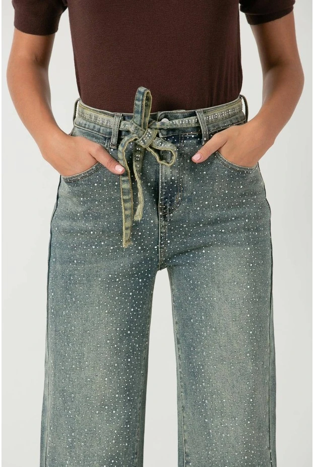 Jean straight leg με στρας και ζωνάκι μπλε