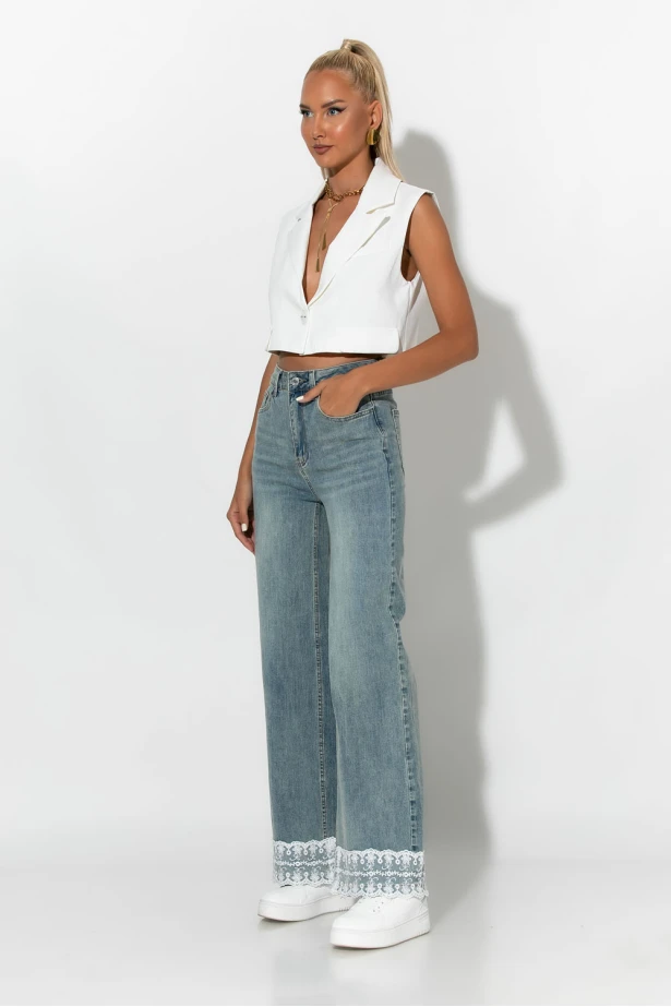 Jean wide leg με λεπτομέρεια δαντέλα μπλε ανοιχτό Jean wide leg με λεπτομέρεια δαντέλα μπλε ανοιχτό