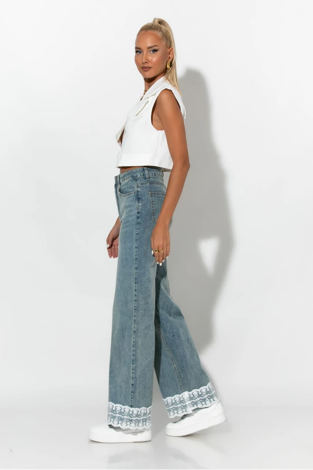 Jean wide leg με λεπτομέρεια δαντέλα μπλε ανοιχτό Jean wide leg με λεπτομέρεια δαντέλα μπλε ανοιχτό