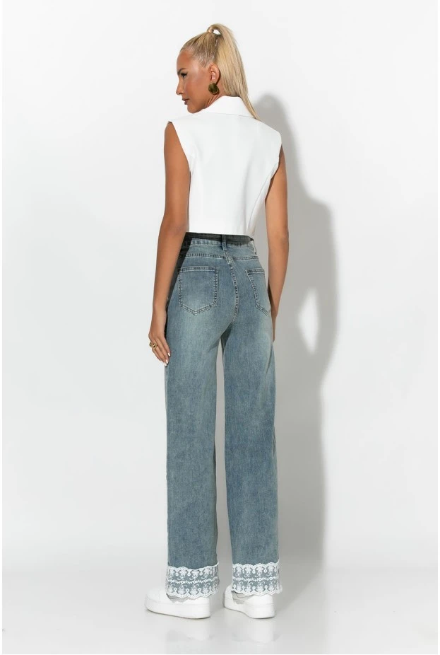 Jean wide leg με λεπτομέρεια δαντέλα μπλε ανοιχτό