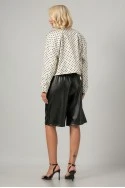 Βερμούδα leather με πιέτες μαύρο