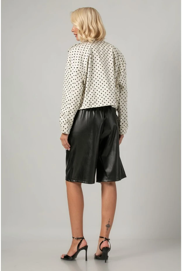 Βερμούδα leather με πιέτες μαύρο
