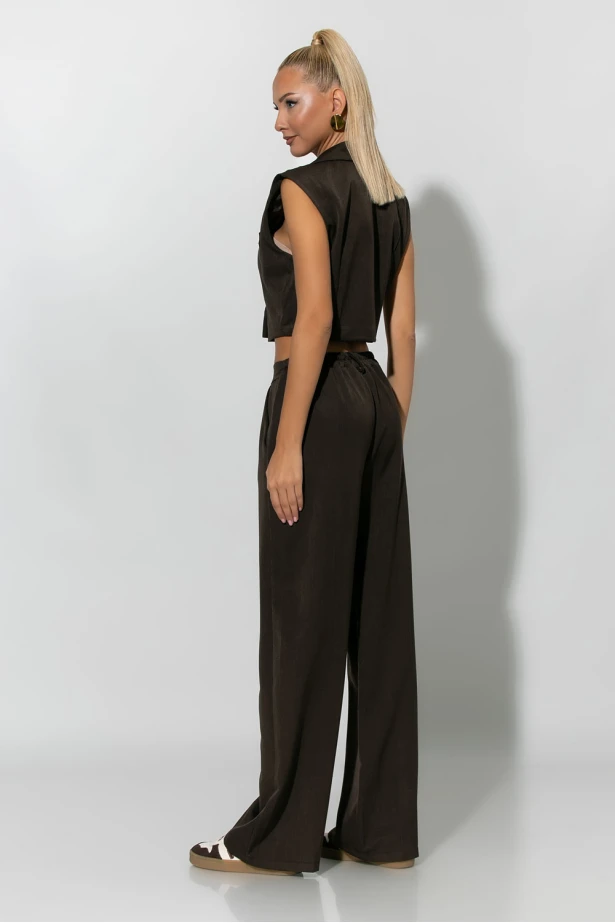 Σετ loose παντελόνα και cropped γιλέκο καφέ Σετ loose παντελόνα και cropped γιλέκο καφέ