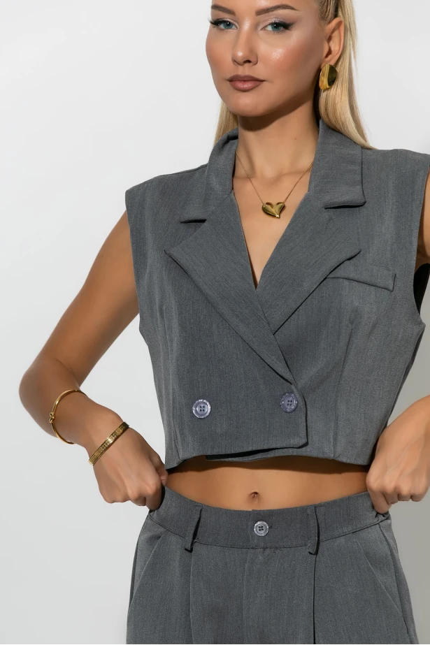 Σετ loose παντελόνα και cropped γιλέκο γκρι Σετ loose παντελόνα και cropped γιλέκο γκρι