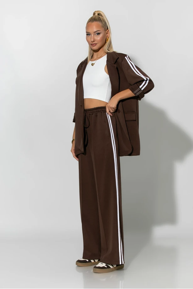 Σετ παντελόνα και blazer με ρίγες στο πλάι καφέ Σετ παντελόνα και blazer με ρίγες στο πλάι καφέ