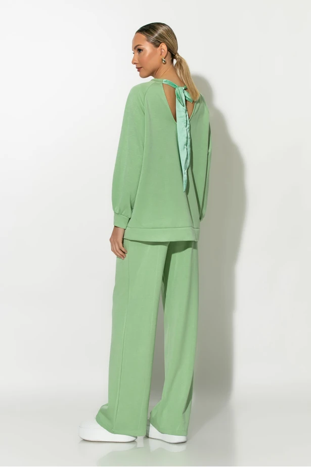 Σετ παντελόνα και oversized μπλούζα με δέσιμο στην πλάτη βεραμάν Σετ παντελόνα και oversized μπλούζα με δέσιμο στην πλάτη βεραμάν