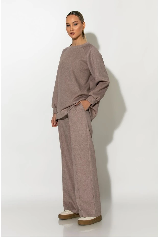 Σετ παντελόνα και oversized μπλούζα με δέσιμο στην πλάτη πούρο