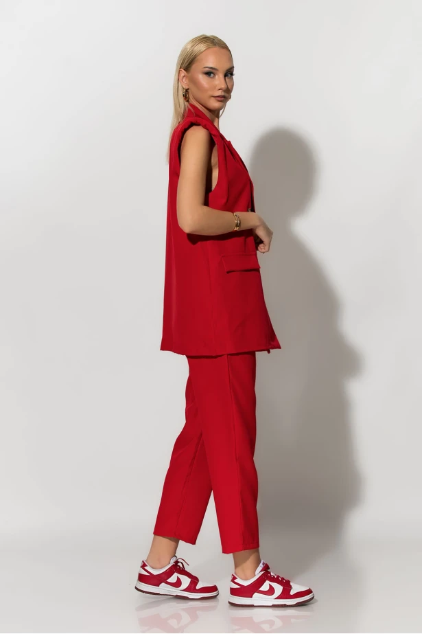 Σετ παντελόνι και oversized αμάνικο blazer με βάτες κόκκινο Σετ παντελόνι και oversized αμάνικο blazer με βάτες κόκκινο