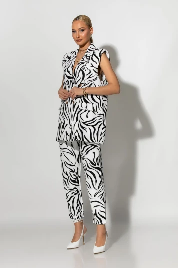 Σετ παντελόνι και oversized αμάνικο blazer με βάτες zebra print λευκό-ροζ 