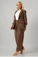 Σετ blazer με ιδιαίτερη ύφανση και παντελόνα με πιέτες και λάστιχο ταμπά