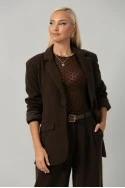 Σετ blazer με ιδιαίτερη ύφανση και παντελόνα με πιέτες και λάστιχο καφέ
