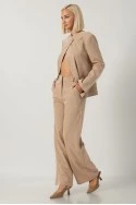 Σετ παντελόνι και blazer ασύμμετρο με μάο γιακά και κουμπί μπεζ