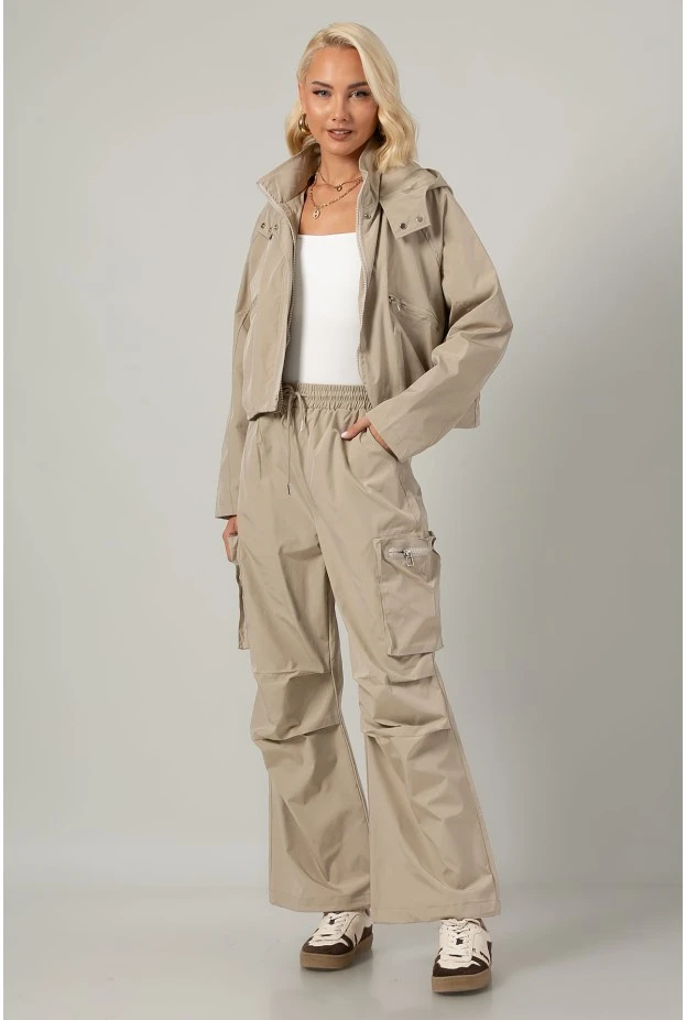 Σετ fly cropped jacket και παντελόνι cargo μπεζ