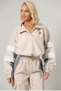 Σετ fly cropped jacket και παντελόνι cargo με λευκές λεπτομέρειες μπεζ ανοιχτό