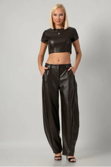 Σετ leather καπιτονέ crop top με φερμουάρ και παντελόνι balloon καφέ
