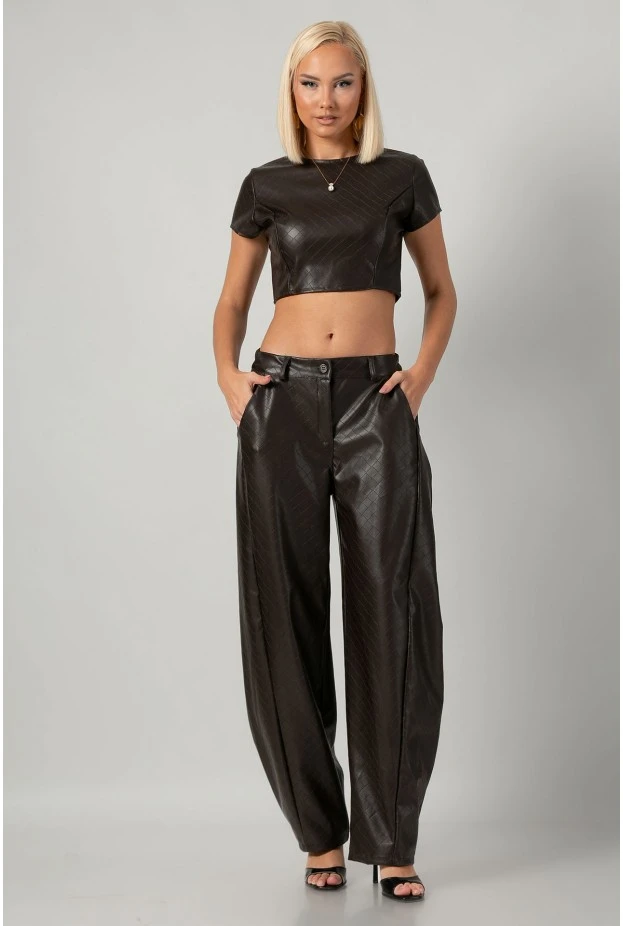 Σετ leather καπιτονέ crop top με φερμουάρ και παντελόνι balloon καφέ