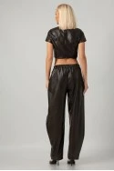 Σετ leather καπιτονέ crop top με φερμουάρ και παντελόνι balloon καφέ