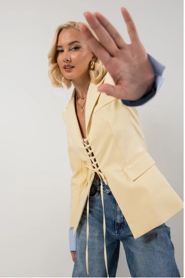 Blazer με ριγέ μανσέτα και δέσιμο μπροστά κίτρινο