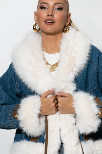 Jean jacket με γούνα  και δερματίνη λεπτομέρειες μπλε 