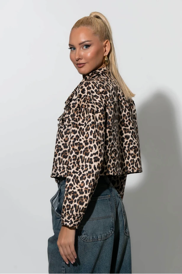 Cropped jacket λεοπάρ με τσέπες μπεζ 