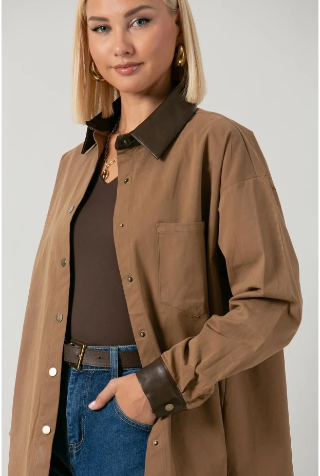 Jacket με κουμπιά και leather λεπτομέριες ταμπά