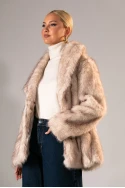 Γούνινο jacket με γιακά μπεζ
