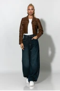 Cropped leather jacket με τρουκς καφέ