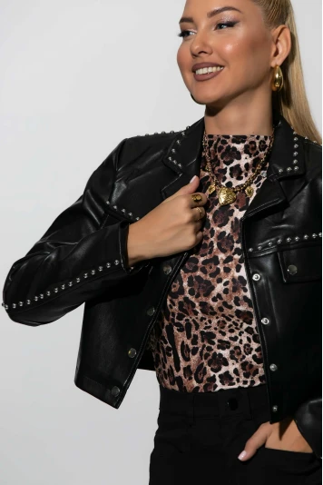 Cropped leather jacket με τρουκς μπεζ