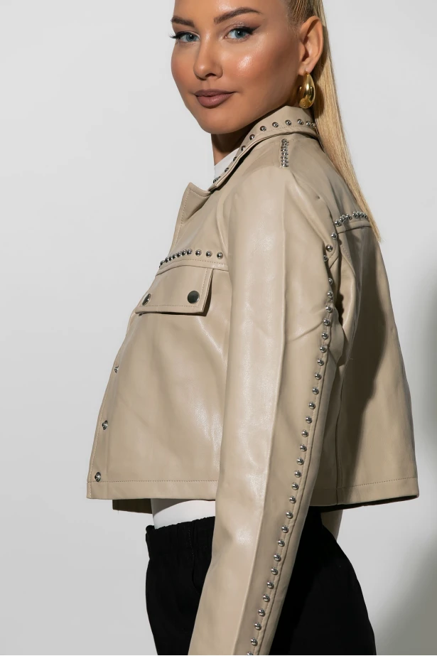 Cropped leather jacket με τρουκς μπεζ