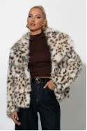 Γούνινο jacket με γιακά μπεζ Γούνινο jacket με γιακά μπεζ
