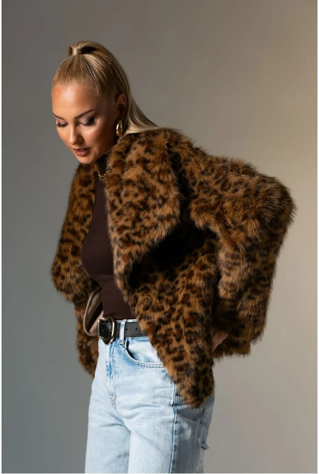 Γούνινο jacket με γιακά καφέ