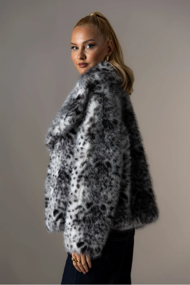 Γούνινο jacket με γιακά γκρι Γούνινο jacket με γιακά γκρι