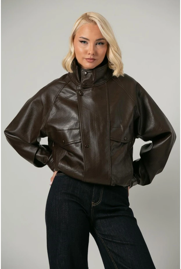 Leather jacket με ψηλό λαιμό και λάστιχο στη μέση καφέ