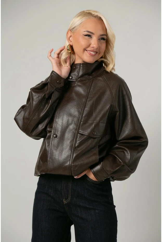 Leather jacket με ψηλό λαιμό και λάστιχο στη μέση καφέ
