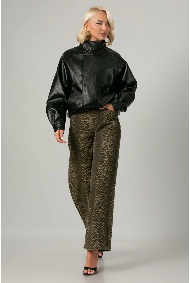 Leather jacket με ψηλό λαιμό και λάστιχο στη μέση μαύρο