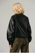 Leather jacket με ψηλό λαιμό και λάστιχο στη μέση μαύρο