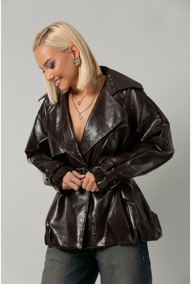 Leather jacket με ζώνη και balloon τελείωμα καφέ